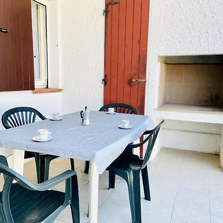 Moderne Mit Terrasse- Grill- Privatgarten By Interhome