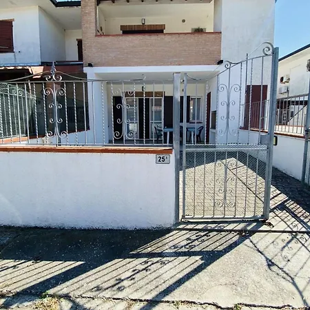 Moderne Mit Terrasse- Grill- Privatgarten By Interhome * Lido delle Nazioni