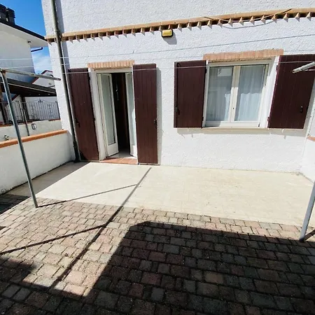 Moderne Mit Terrasse- Grill- Privatgarten By Interhome Tatil Evi *